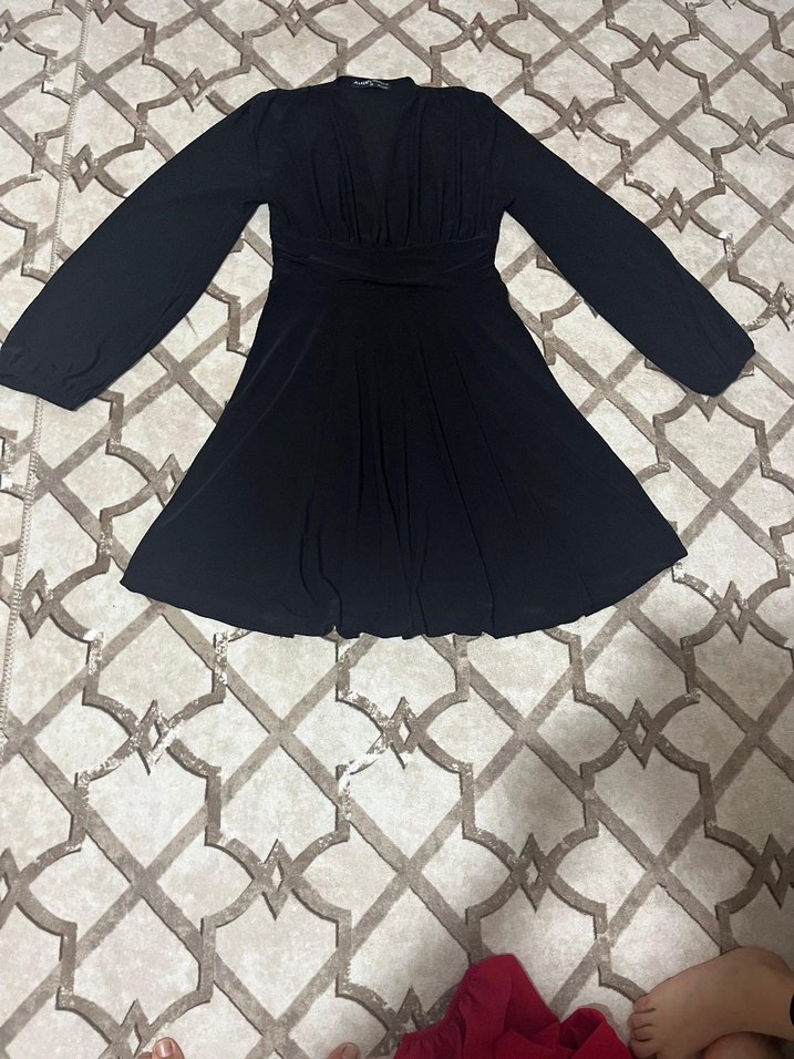 Uzun Kollu Siyah V Yaka Gotik Midi Elbise - Görsel 3