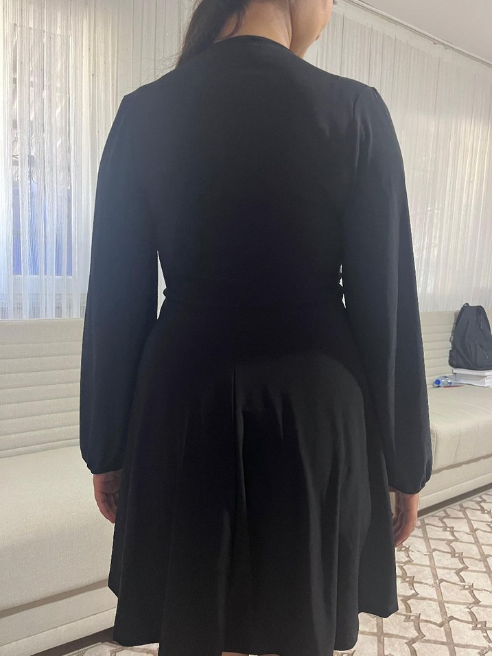 Uzun Kollu Siyah V Yaka Gotik Midi Elbise - Görsel 2