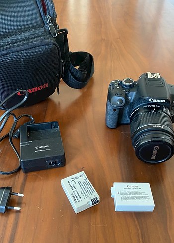  Beden Renk Canon EOS 650D Dijital Fotoğraf Makinesi Siyah