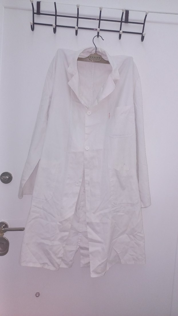 Beyaz Midi Düğmeli Beyaz Önlük - Görsel 4