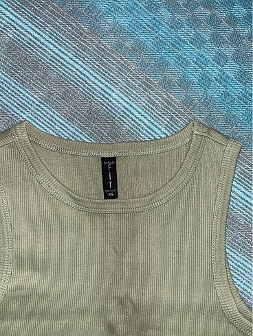 Defacto Haki yeşili crop bluz
