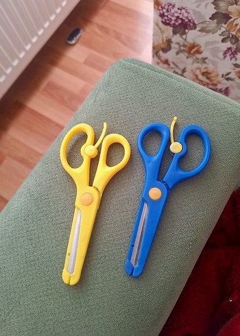 Beden Çocuklar için renkli küt uçlu makas iki adet