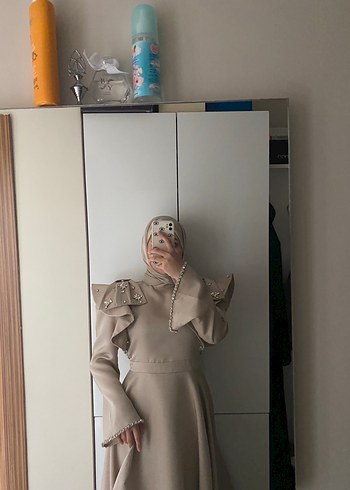 Bej Uzun Kollu Yüksek Yakalı Kadın Abiye - Görsel 4