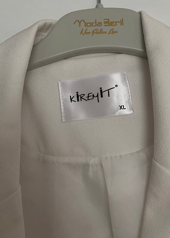 Bershka Düğmeli Beyaz Kadın Blazer Ceket