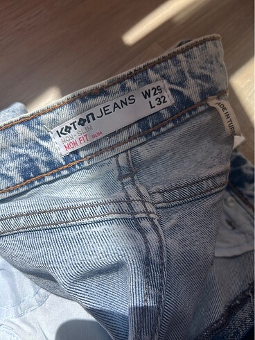 32 Beden mavi Renk KOTON JEANS mavi az kullanılmış pantolon