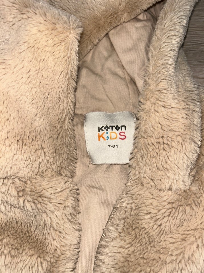 Koton Kız Çocuk Bej Kürklü Kapüşonlu Yelek - Görsel 2