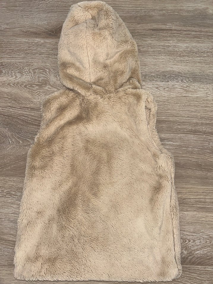 Koton Kız Çocuk Bej Kürklü Kapüşonlu Yelek - Görsel 4