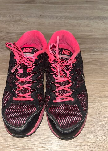 Nike Pembe Siyah Bağcıklı Kadın Spor Ayakkabı - Görsel 2