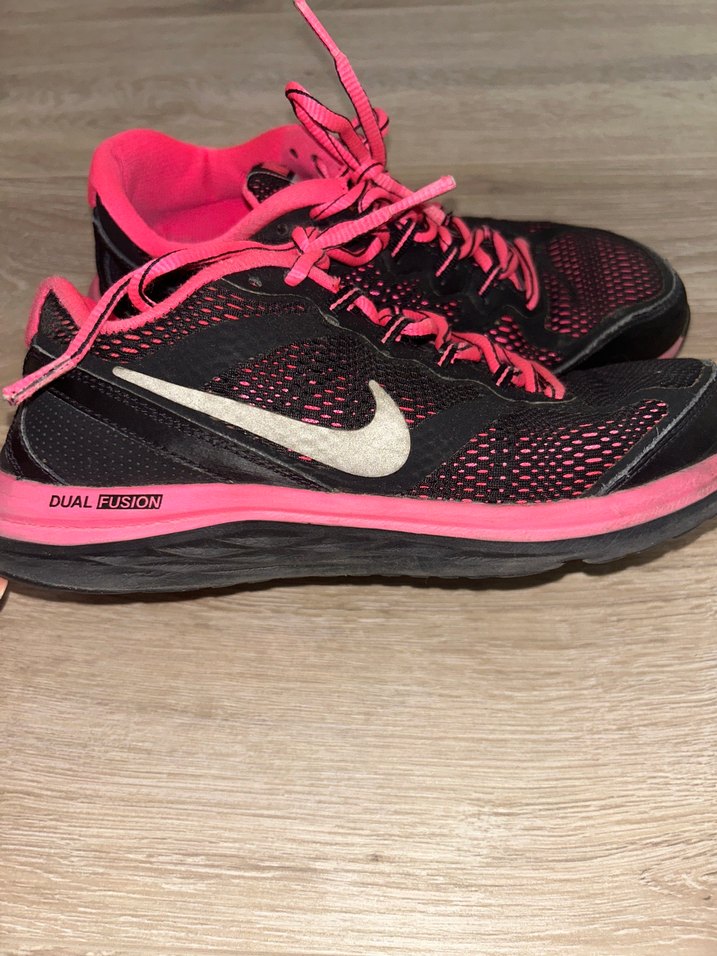Nike Pembe Siyah Bağcıklı Kadın Spor Ayakkabı - Görsel 3