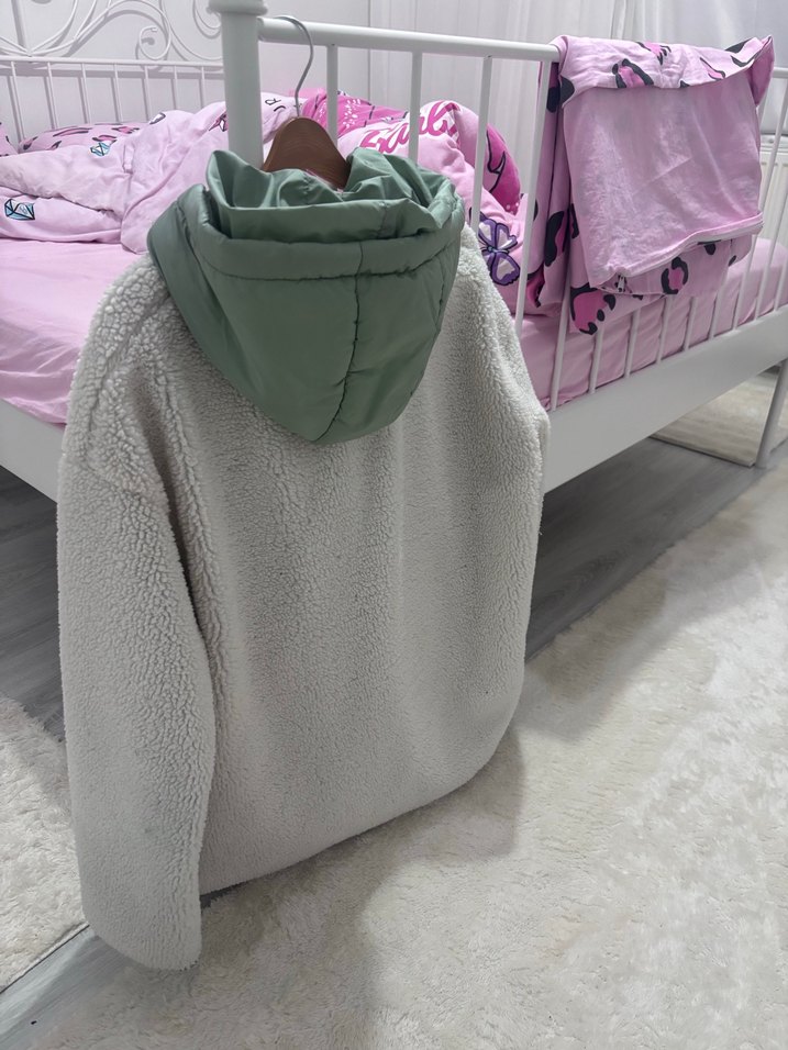 Beyaz Peluş Detaylı Kadın Ceket - Görsel 2