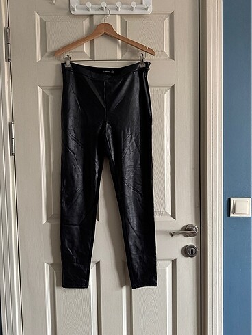Stradivarius 40 beden tayt