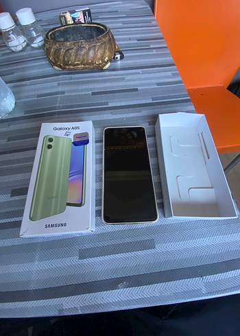 Samsung Galaxy A05 Android Telefon Khaki - Görsel 3