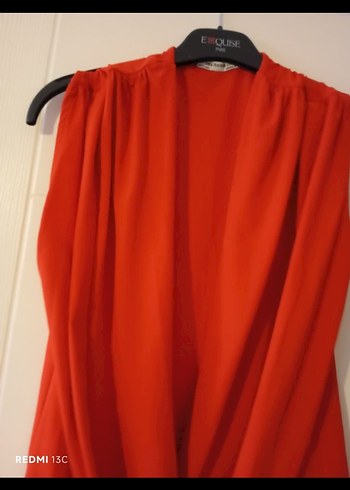 Zara markalı 
Kırmızı V Yaka Kolsuz Bluz - Görsel 3