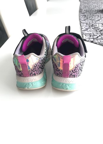 31 Beden çeşitli Renk Skechers Kız Çocuk Renkli Yılan Desenli Spor Ayakkabı