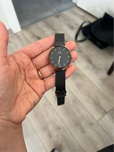Daniel wellington saat