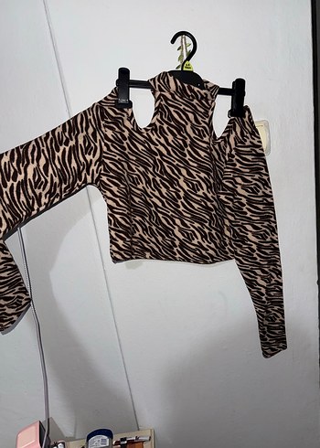 Zara Kahverengi Zebra Desenli Boğazlı Kadın Bluz