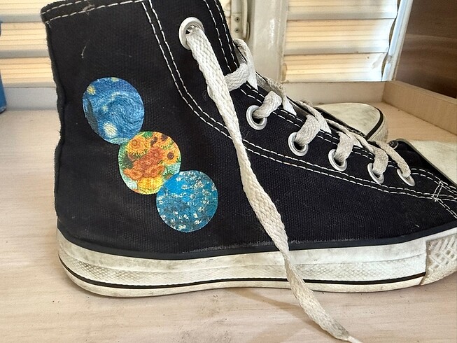 Diğer Converse