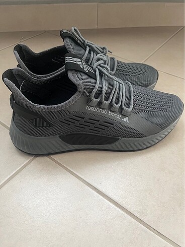Adidas yürüyüş ayakkabısı