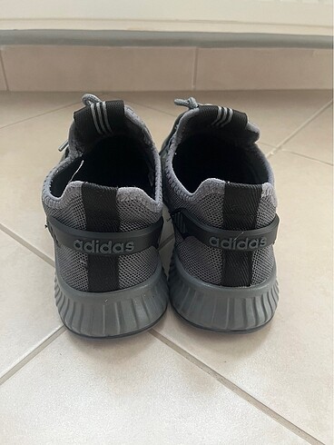39 Beden gri Renk Adidas yürüyüş ayakkabısı