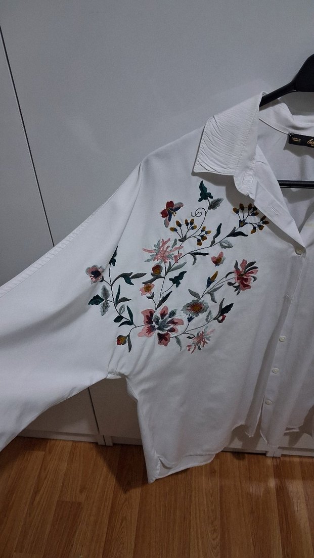 Nakışlı Beyaz Bohem Kısa Kollu Gömlek - Görsel 3