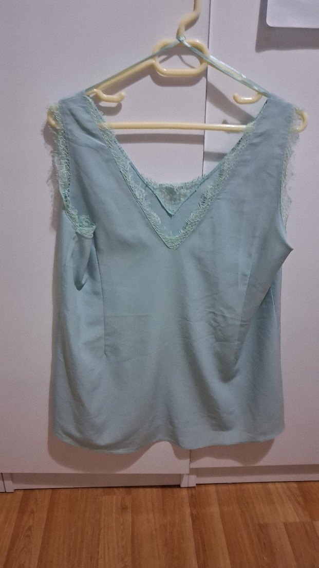 Turkuaz pamuklu V Yakalı Kolsuz Bluz - Görsel 4