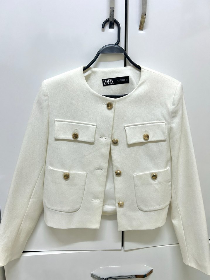 Düğmeli Beyaz Kadın Kısa Ceket - Görsel 2