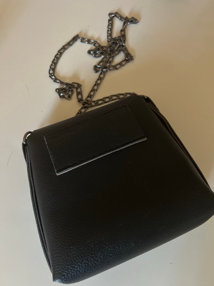 Zincir Detaylı Siyah Deri Kadın Çanta - Görsel 2