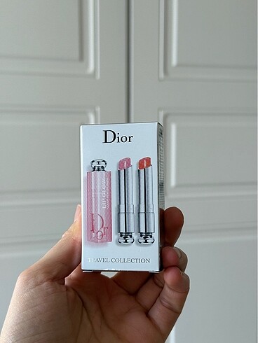 Lip glow