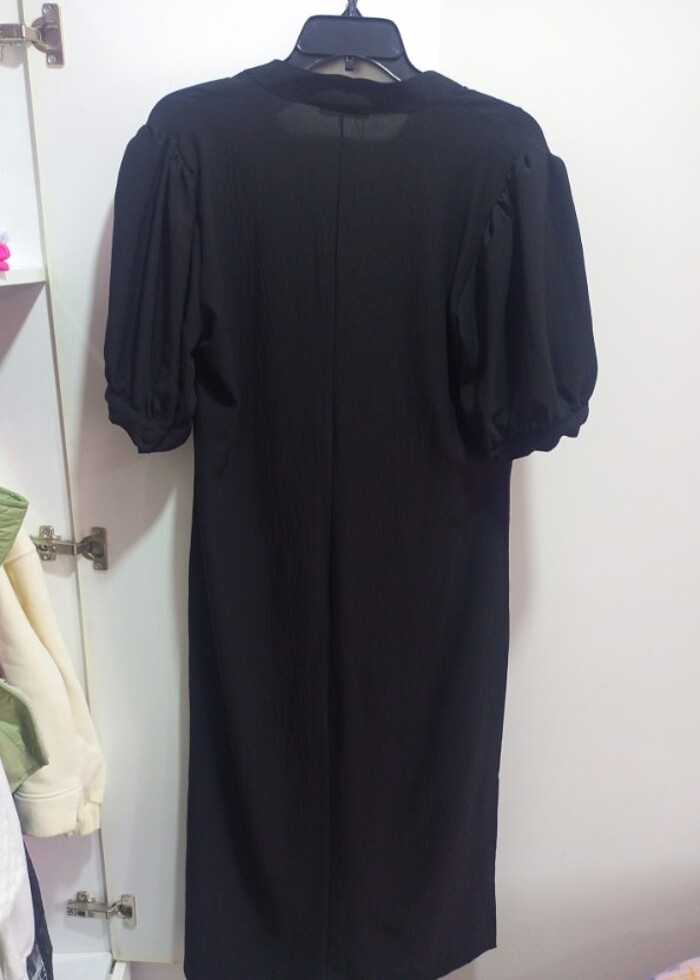 Siyah tarz farklı bir elbise - Görsel 2