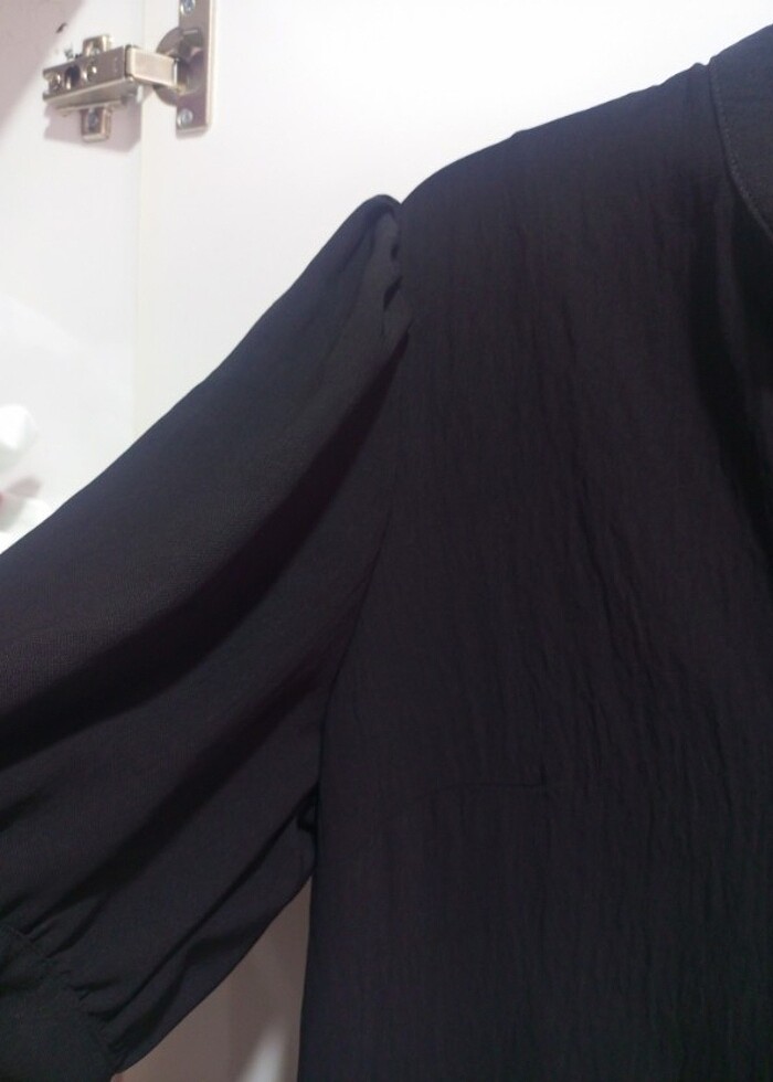 Siyah tarz farklı bir elbise - Görsel 3