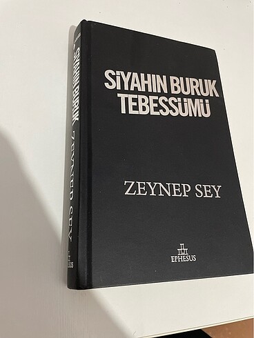 Siyahın Buruk Tebessümü-Zeynep Sey