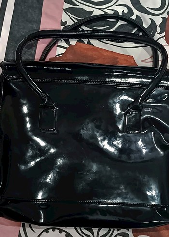 Siyah Çanta - Görsel 3