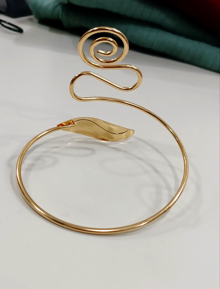 spiral ayarlanabilir altın pazu bileklik - Görsel 4