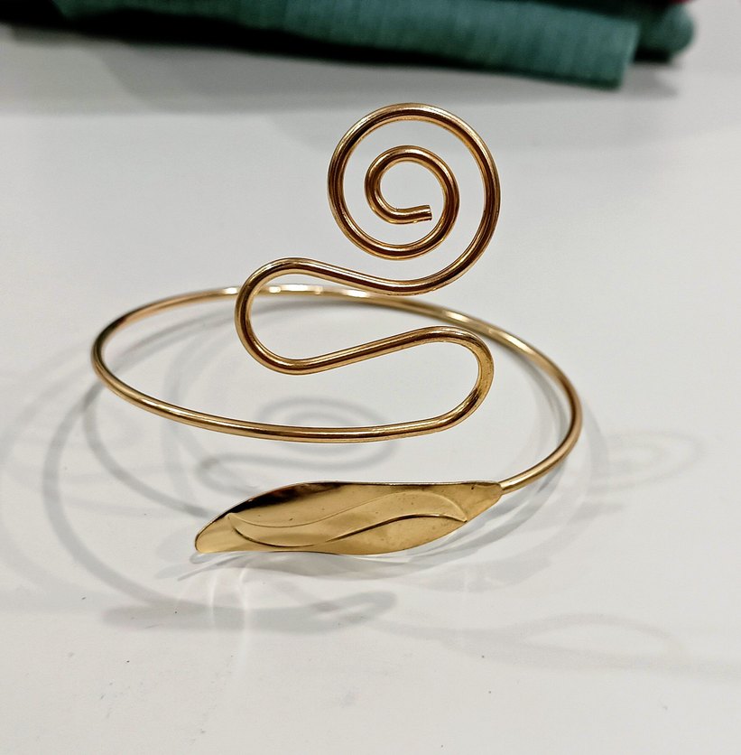 spiral ayarlanabilir altın pazu bileklik - Görsel 2