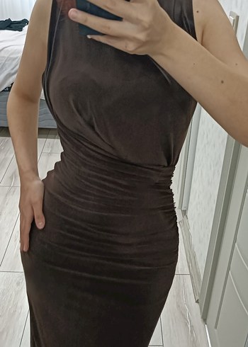 Drapeli yırtmaçlı midi elbise astarlı SATILDI - Görsel 4