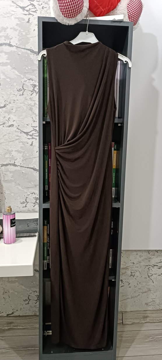 Drapeli yırtmaçlı midi elbise astarlı SATILDI - Görsel 5