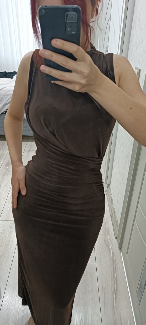 Drapeli yırtmaçlı midi elbise astarlı SATILDI - Görsel 4