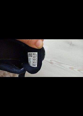 22 Beden Adidas spor ayakkabı