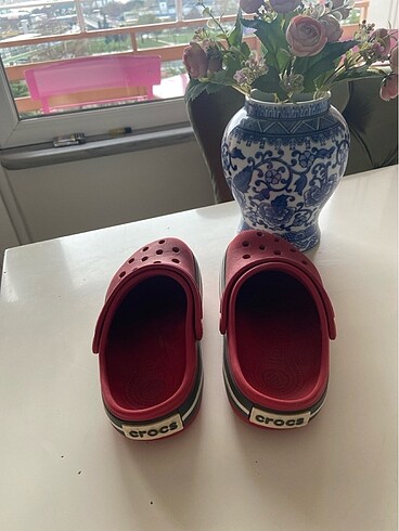 33 Beden crocs??