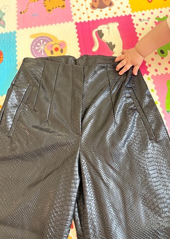 Kadın Siyah Yılan Derisi desenli deri pantalon - Görsel 4