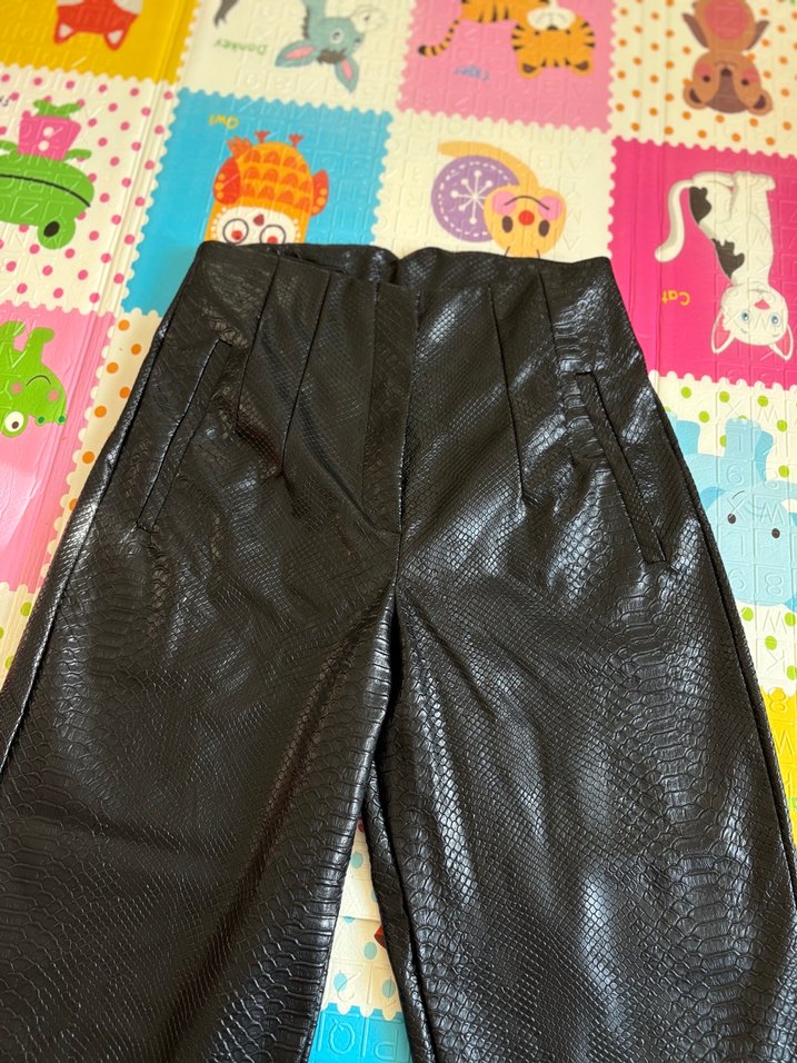 Kadın Siyah Yılan Derisi desenli deri pantalon - Görsel 3