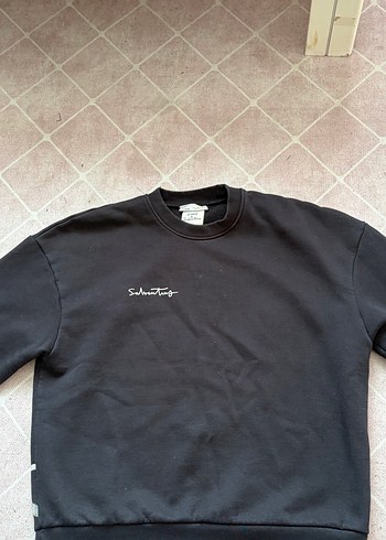 Siyah Baskılı Kısa Kadın Sweatshirt - Görsel 2