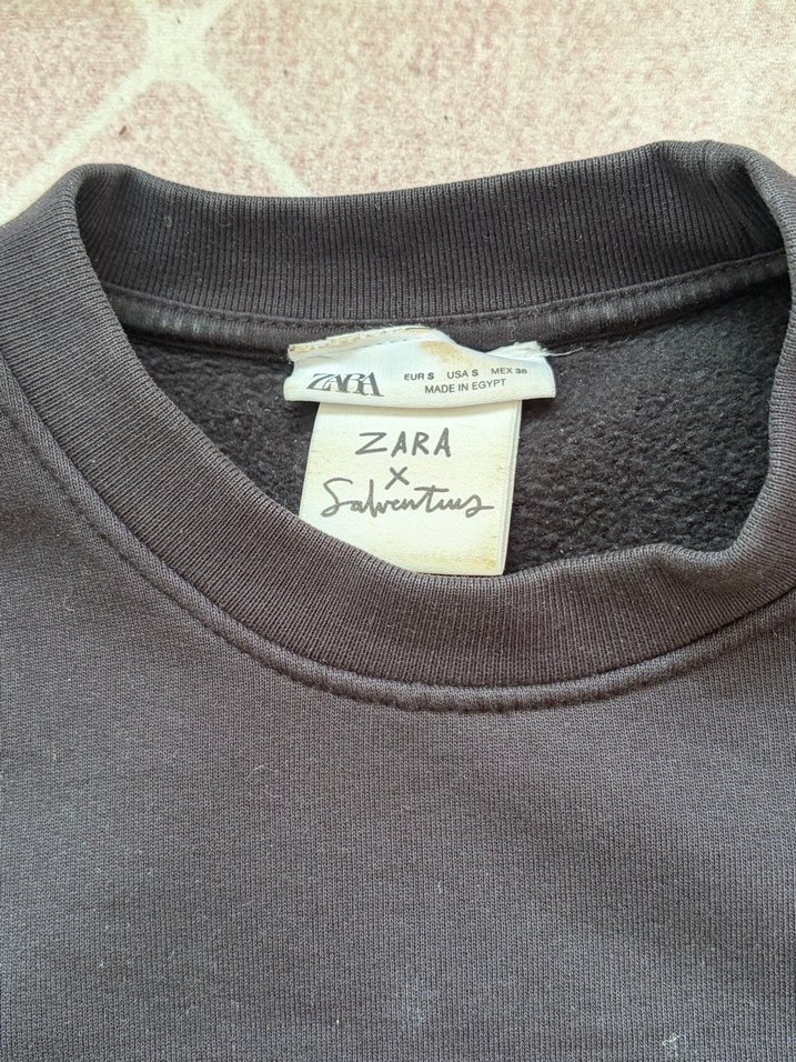 Siyah Baskılı Kısa Kadın Sweatshirt - Görsel 3