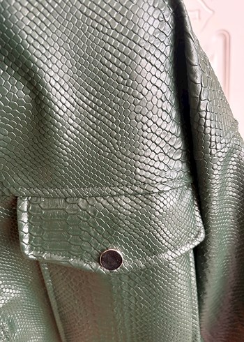 Kahverengi Yılan Derisi Desenli Kemerli Deri Ceket - Görsel 4