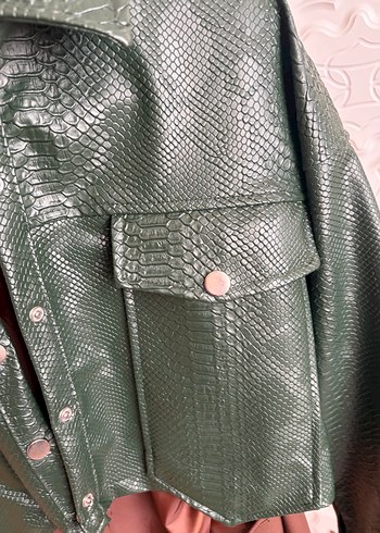 Kahverengi Yılan Derisi Desenli Kemerli Deri Ceket - Görsel 3