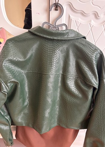 Kahverengi Yılan Derisi Desenli Kemerli Deri Ceket - Görsel 2