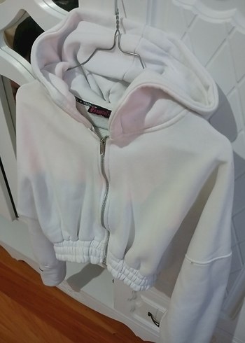 Beyaz Kapüşonlu Fermuarlı Kısa Sweatshirt hırka - Görsel 2