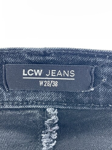 28 Beden siyah Renk LC Waikiki Jean / Kot %70 İndirimli.