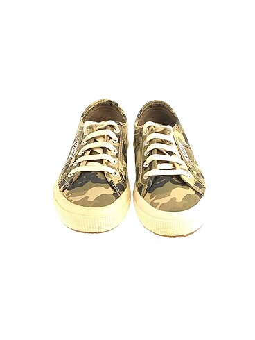 37 Beden Superga Spor Ayakkabı %70 İndirimli.