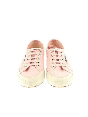37 Beden Superga Spor Ayakkabı %70 İndirimli.